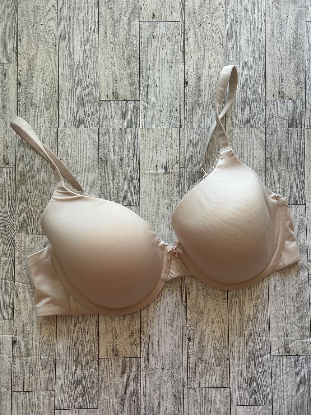 Victoria's Secret Body By Victoria perfect coverage Bra 36D